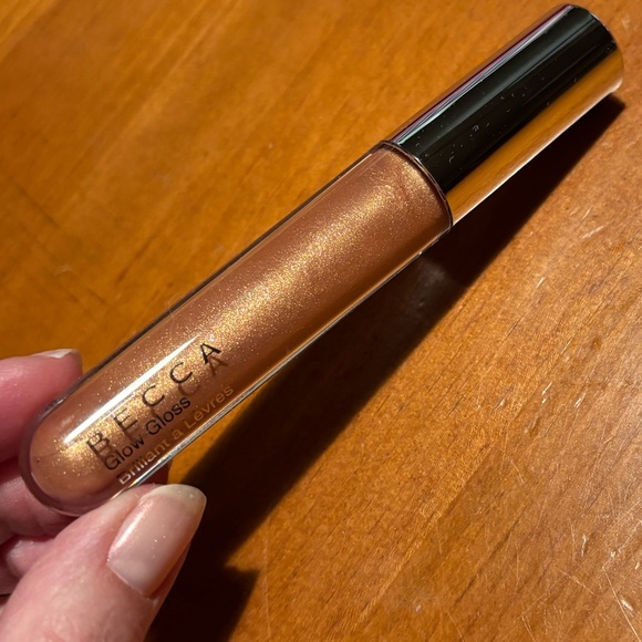 BECCA Glow Gloss Lip Gloss Champagne Creme - Picture 6 of 16